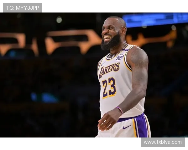 詹姆斯周二中午宣布退役实为广告宣传早有预兆引发热议