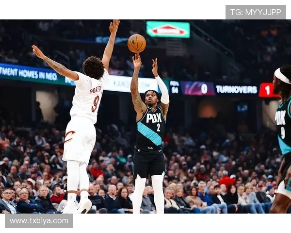 内外结合！米切尔与小莫布里上半场各自贡献12分5篮板2助攻表现出色